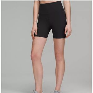 Base Pace Ribbed High-Rise Short 6"